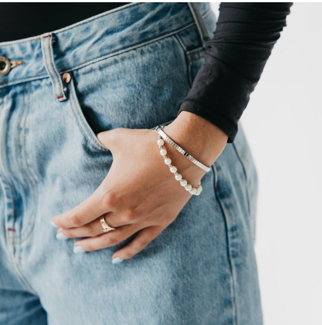 Daisy Bangle Bracelet