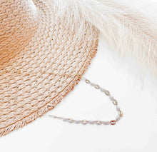 Load image into Gallery viewer, Perla Pearl &amp; Oval Chain Link Necklace