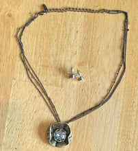 Load image into Gallery viewer, Gold Circle Jewel Necklace