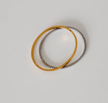 Load image into Gallery viewer, Daisy Bangle Bracelet