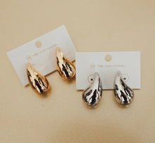 Load image into Gallery viewer, Tear Drop Earrings