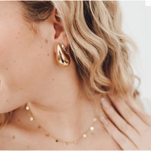 Load image into Gallery viewer, Tear Drop Earrings