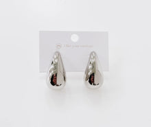 Load image into Gallery viewer, Tear Drop Earrings