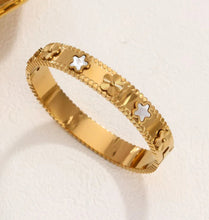 Load image into Gallery viewer, Addie Clover Bangle