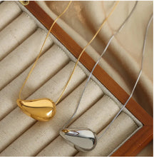 Load image into Gallery viewer, Amie Droplet Necklace