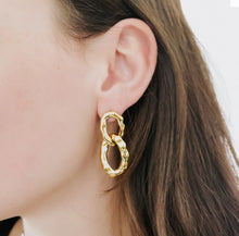 Load image into Gallery viewer, Crinkled Chain Link Earrings