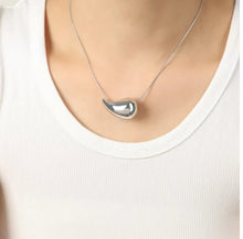 Load image into Gallery viewer, Amie Droplet Necklace