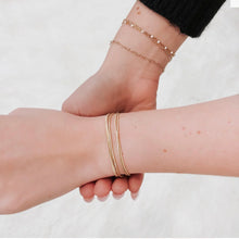 Load image into Gallery viewer, Delicately Dainty Bracelet