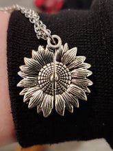 Load image into Gallery viewer, Sunflower Necklace Gold/Silver