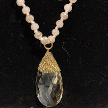 Load image into Gallery viewer, Long Pink Beaded Necklace
