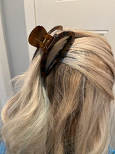 Load image into Gallery viewer, Leopard 3.5” Hair Claw Clip