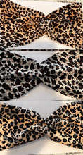 Load image into Gallery viewer, Leopard Velour Headband