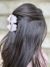 Load image into Gallery viewer, Flower 2 Piece Hair Clips