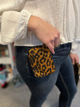 Load image into Gallery viewer, Leopard Coin Purse