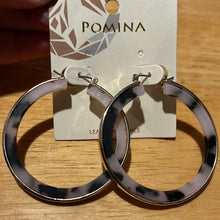 Load image into Gallery viewer, Leopard Hoop Earrings